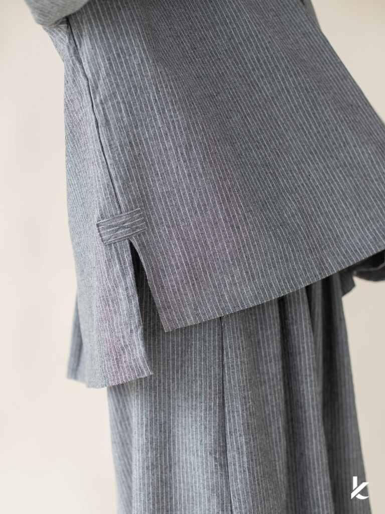 Ease Top in Charcoal