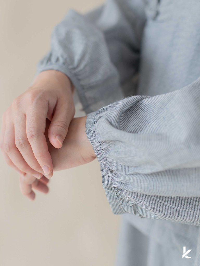 Oriental Top in Dust