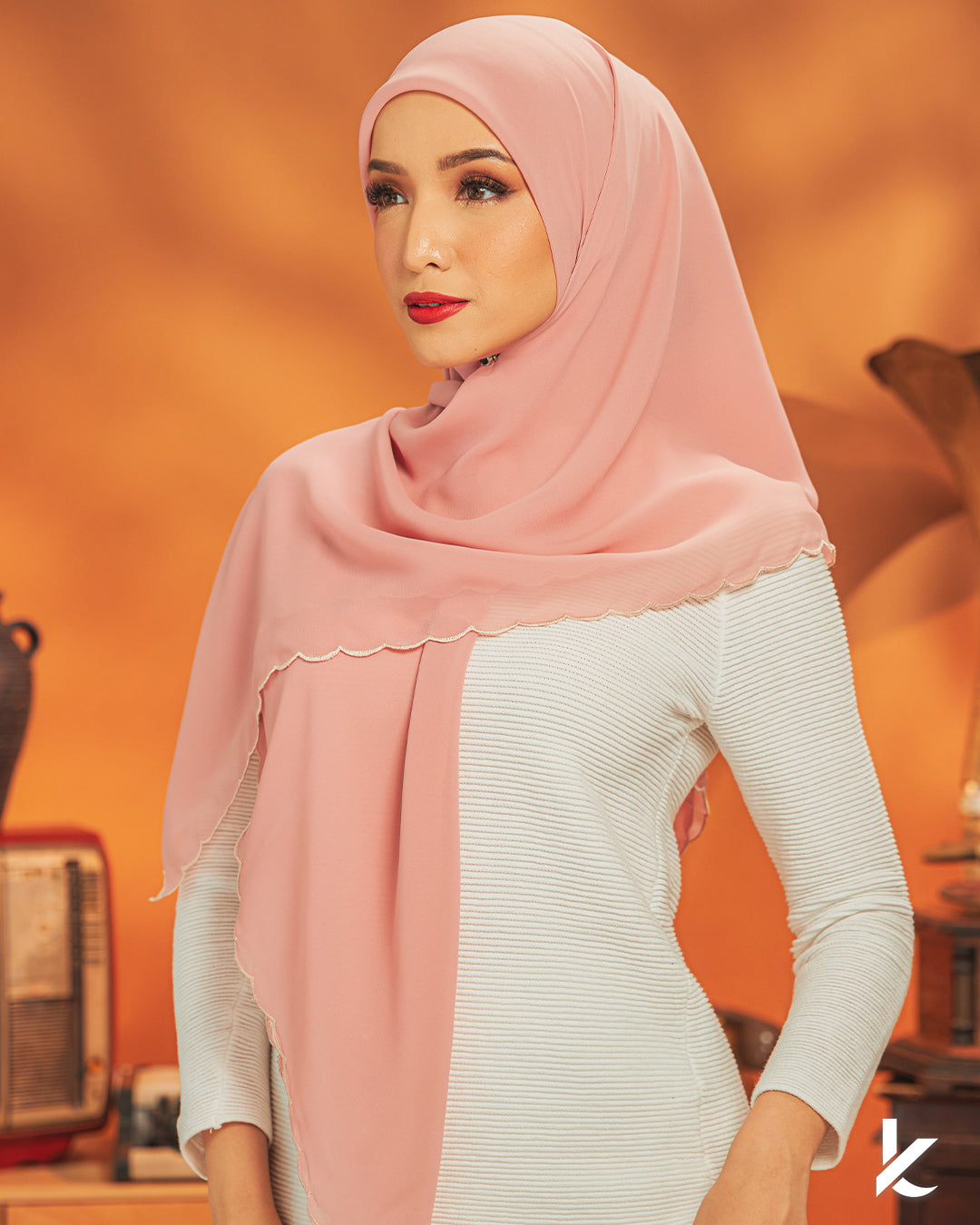 Suri Bawal Sulam in Flamingo