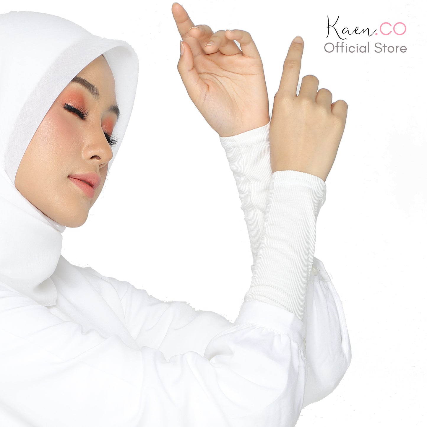 Ribbed Arm Sleeves in Off White