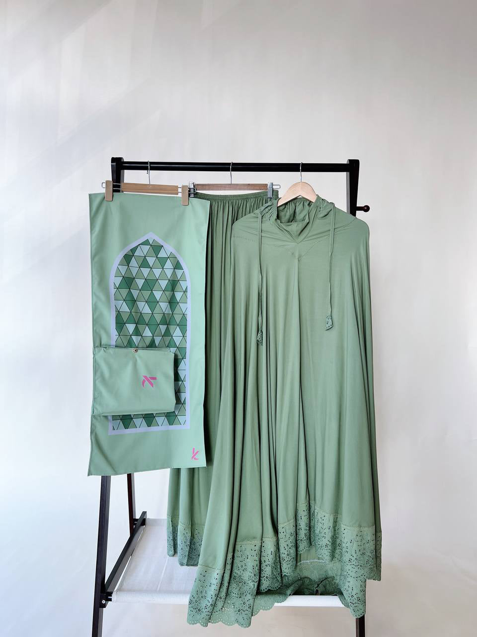 Sarong Prayer Set in Green (FREE Saja-Bag)