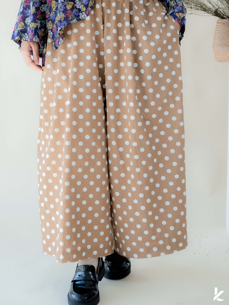 Ordinaire Pant in Toffee Dot