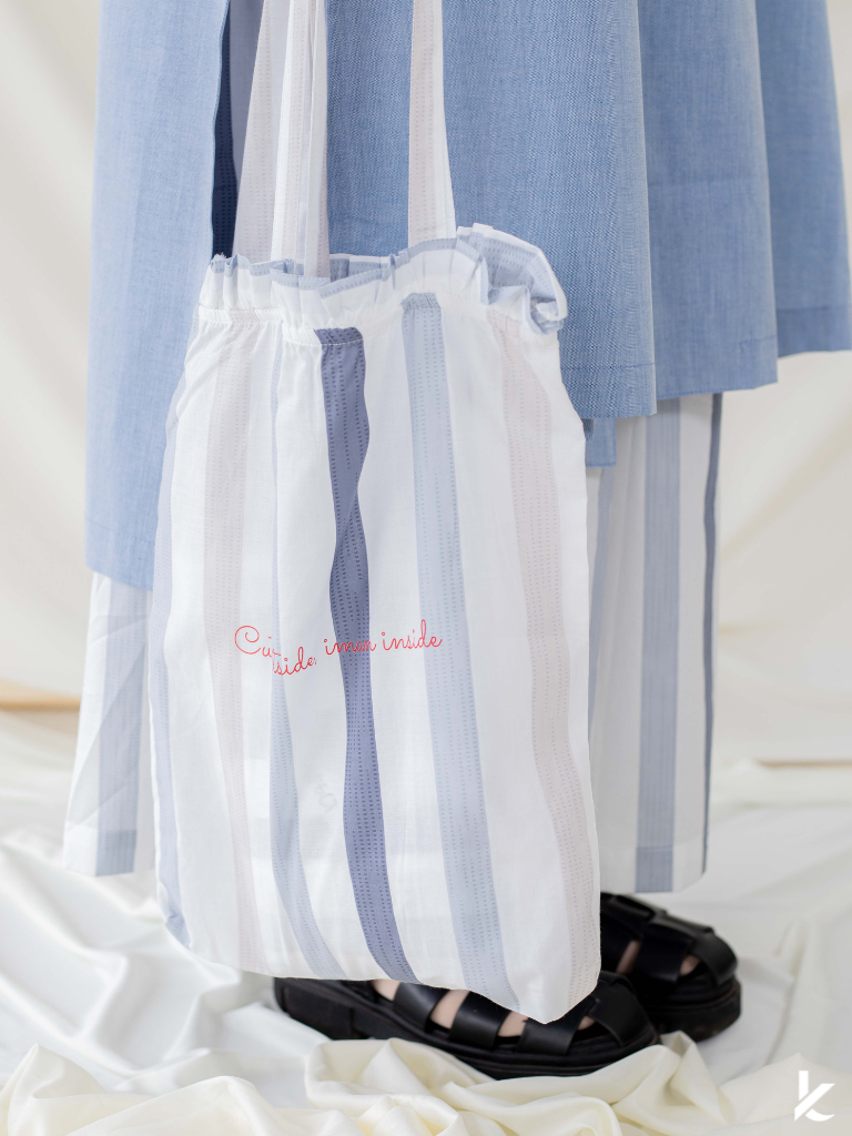 Faith Tote Bag in Glacier