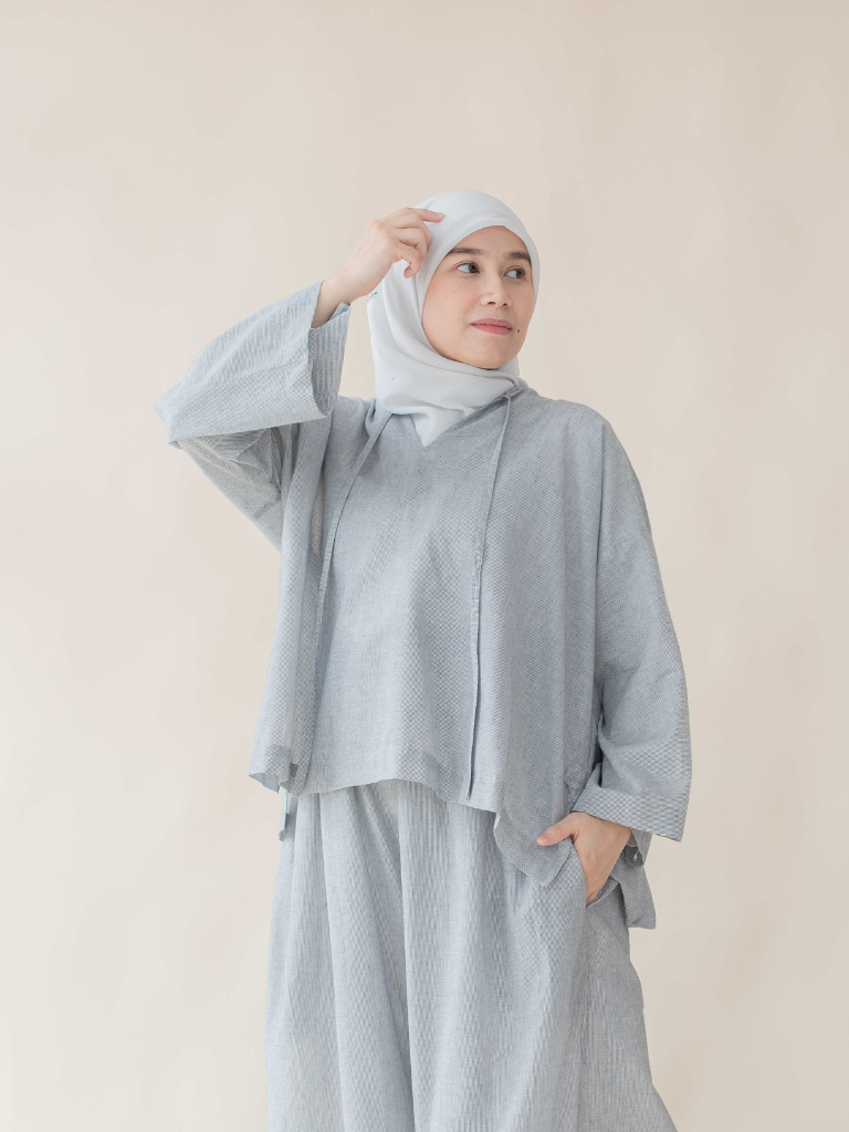 Ease Top in Dust