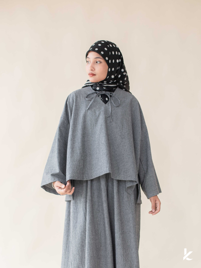 Ease Top in Charcoal