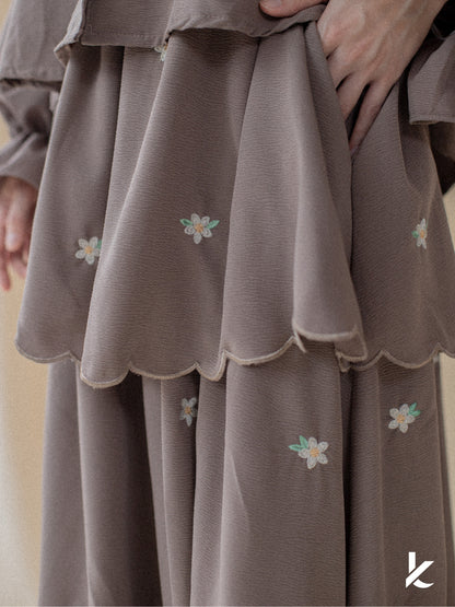 Ruya Embroidery Set in Chocolate Milk