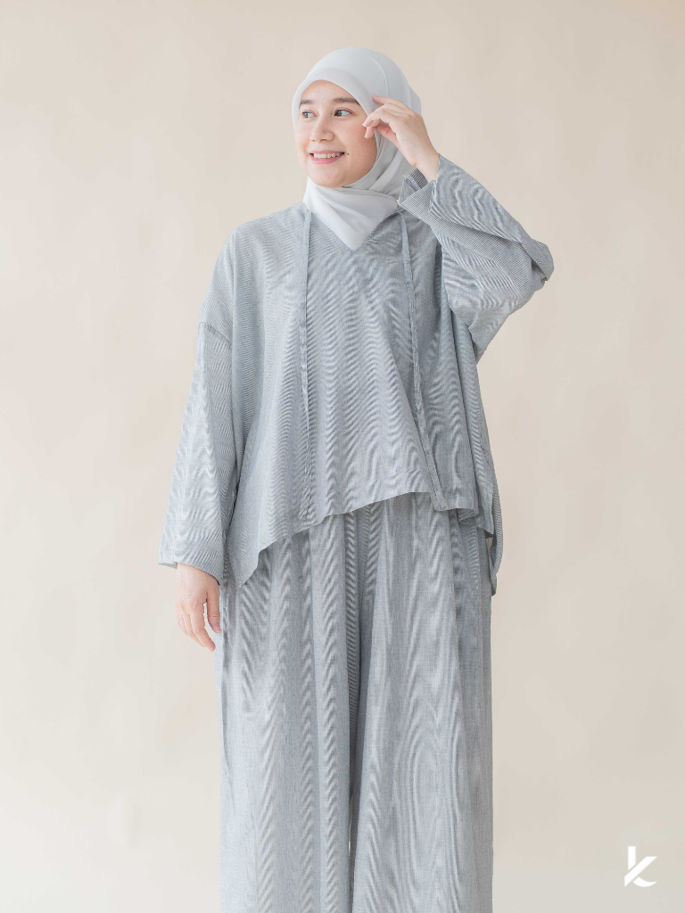Ease Top in Dust