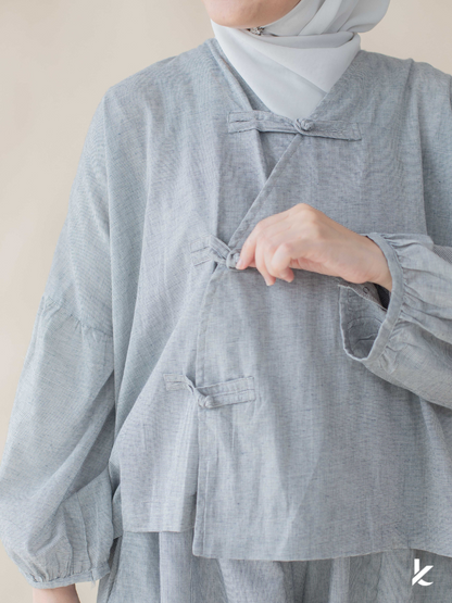 Oriental Top in Dust