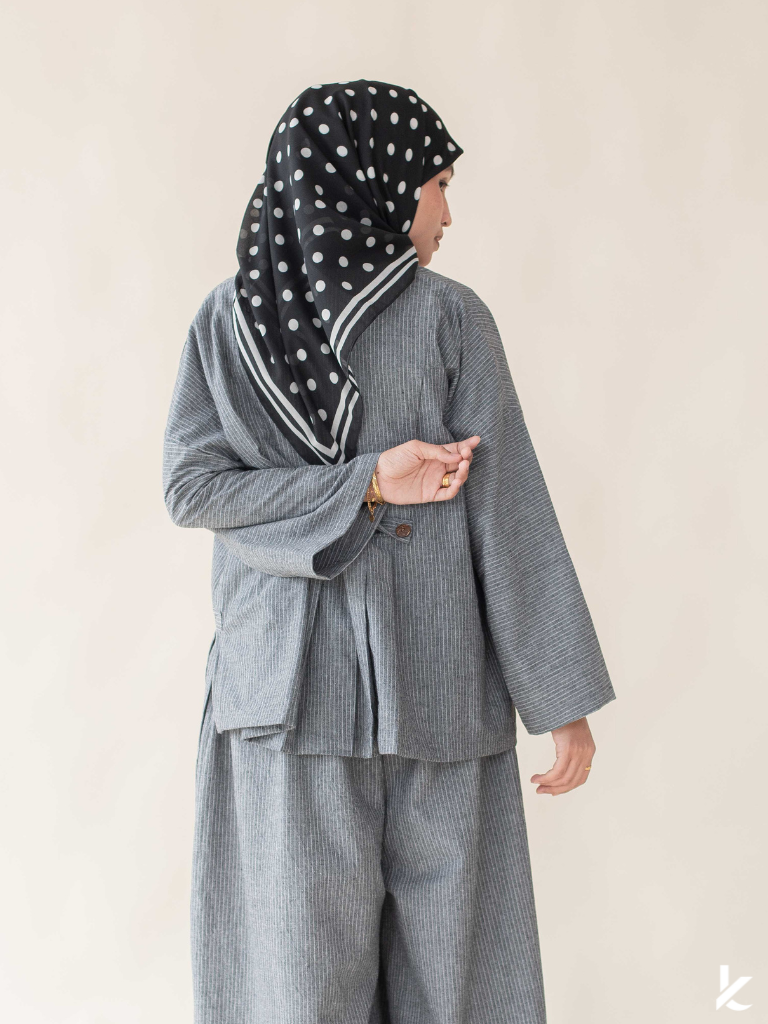 Ease Top in Charcoal