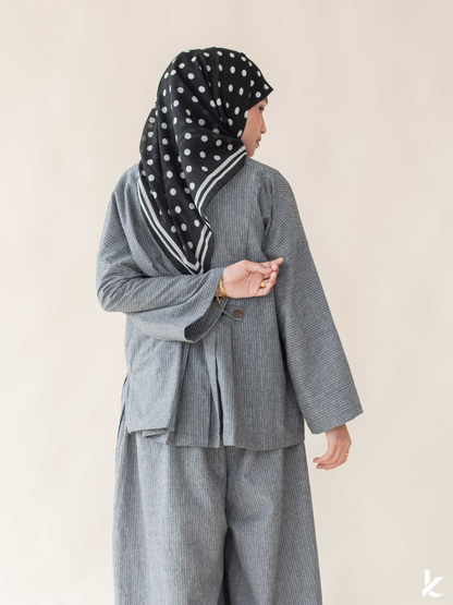 Ease Top in Charcoal
