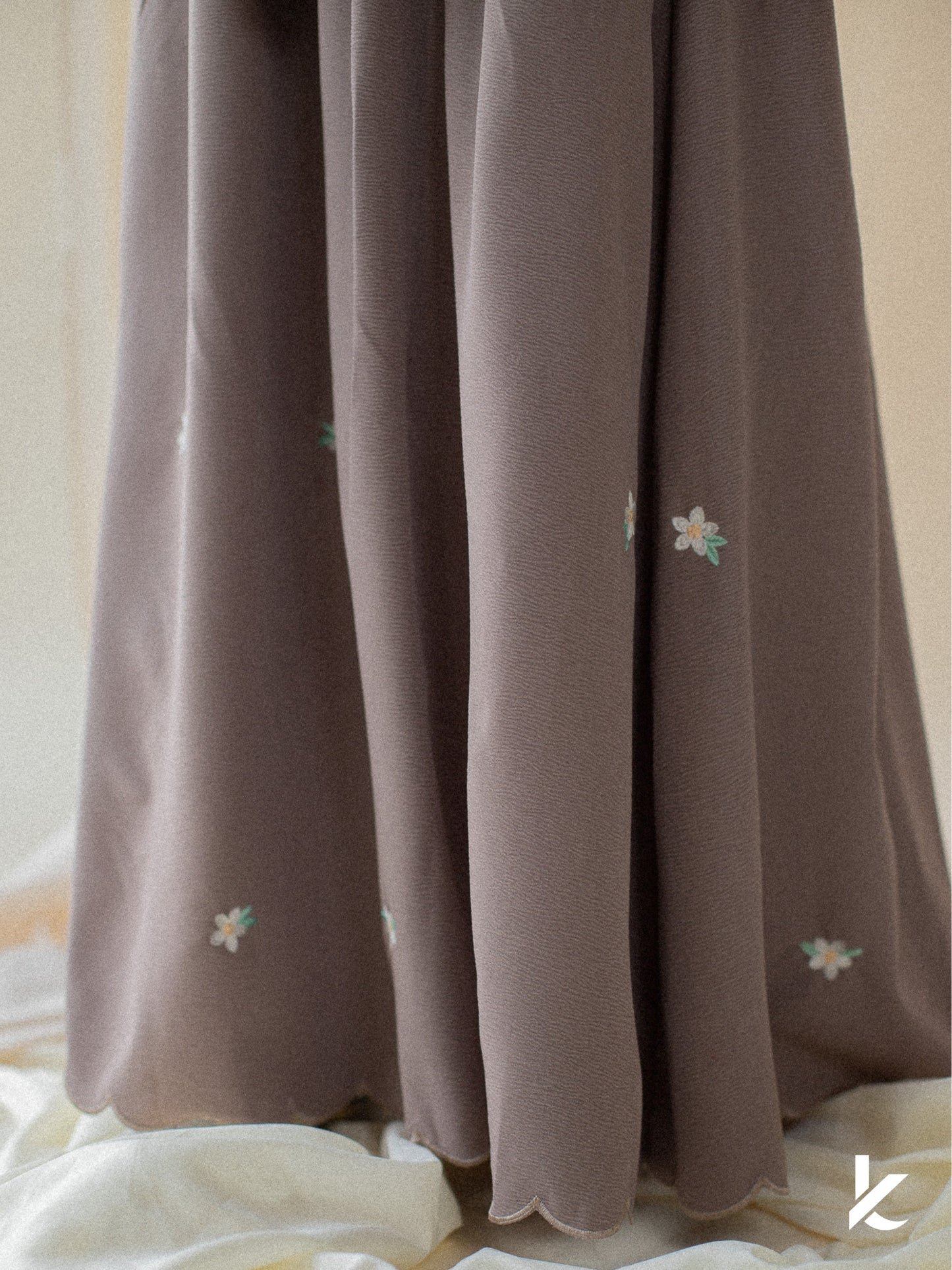 Ruya Embroidery Set in Chocolate Milk