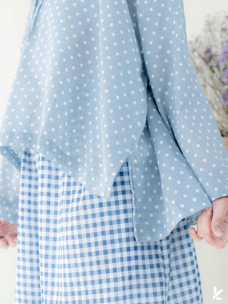 Ease Top in Cloudy Polka