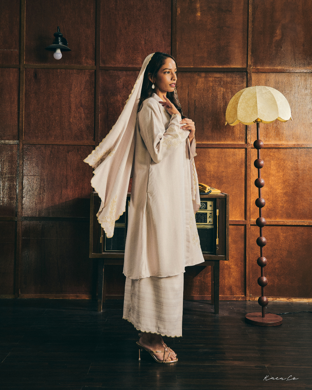 Som in Oat + FREE Selendang | Baju Kurung Sulam Klasik Raya 2026