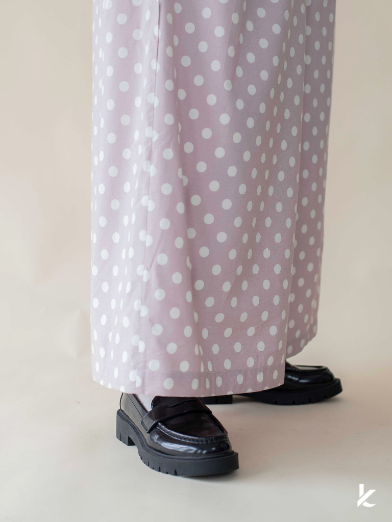 Ordinaire Pant in Lilora