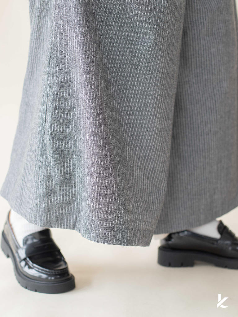Ordinaire Pant in Charcoal