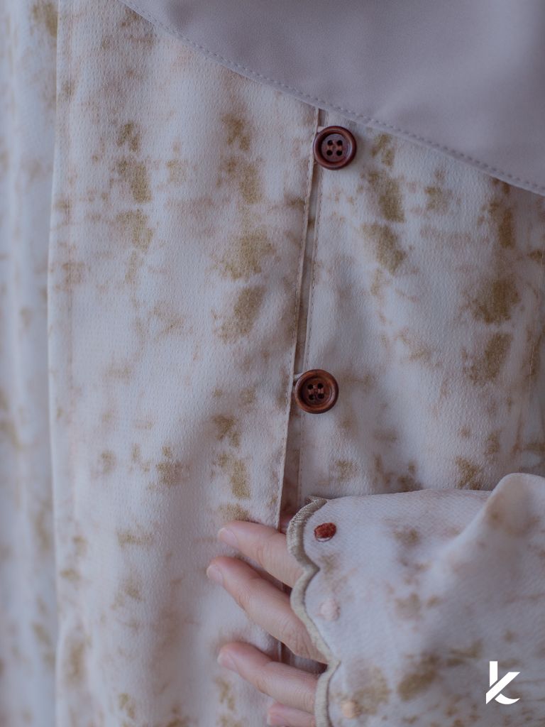 [TOP ONLY] Darcy Kurung in Autumn