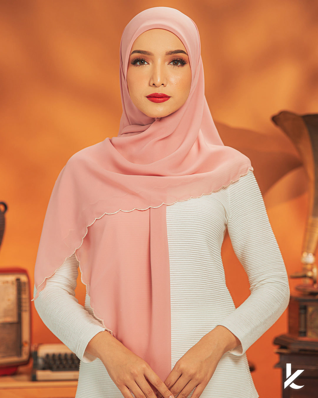 Suri Bawal Sulam in Flamingo
