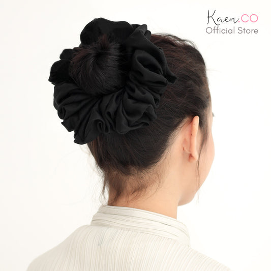 Fluff Scrunchie in Black