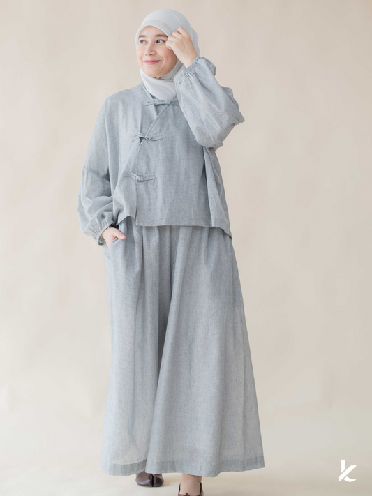 Oriental Top in Dust