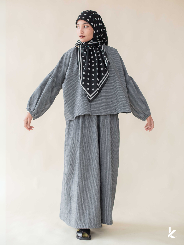 Oriental Top in Charcoal