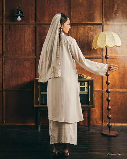 Som in Oat + FREE Selendang | Baju Kurung Sulam Klasik Raya 2026