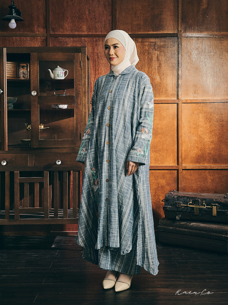Kebarung Linen Mun in Elara | Kebaya + Kurung Sulam Klasik Raya 2026