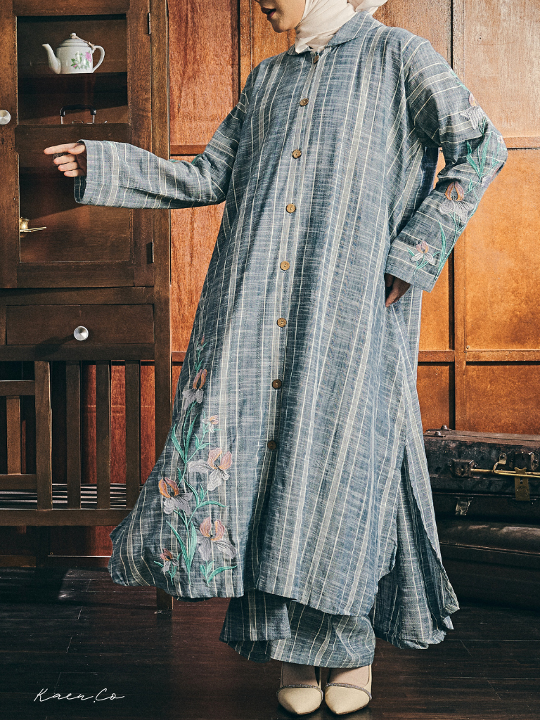 Kebarung Linen Mun in Elara | Kebaya + Kurung Sulam Klasik Raya 2026