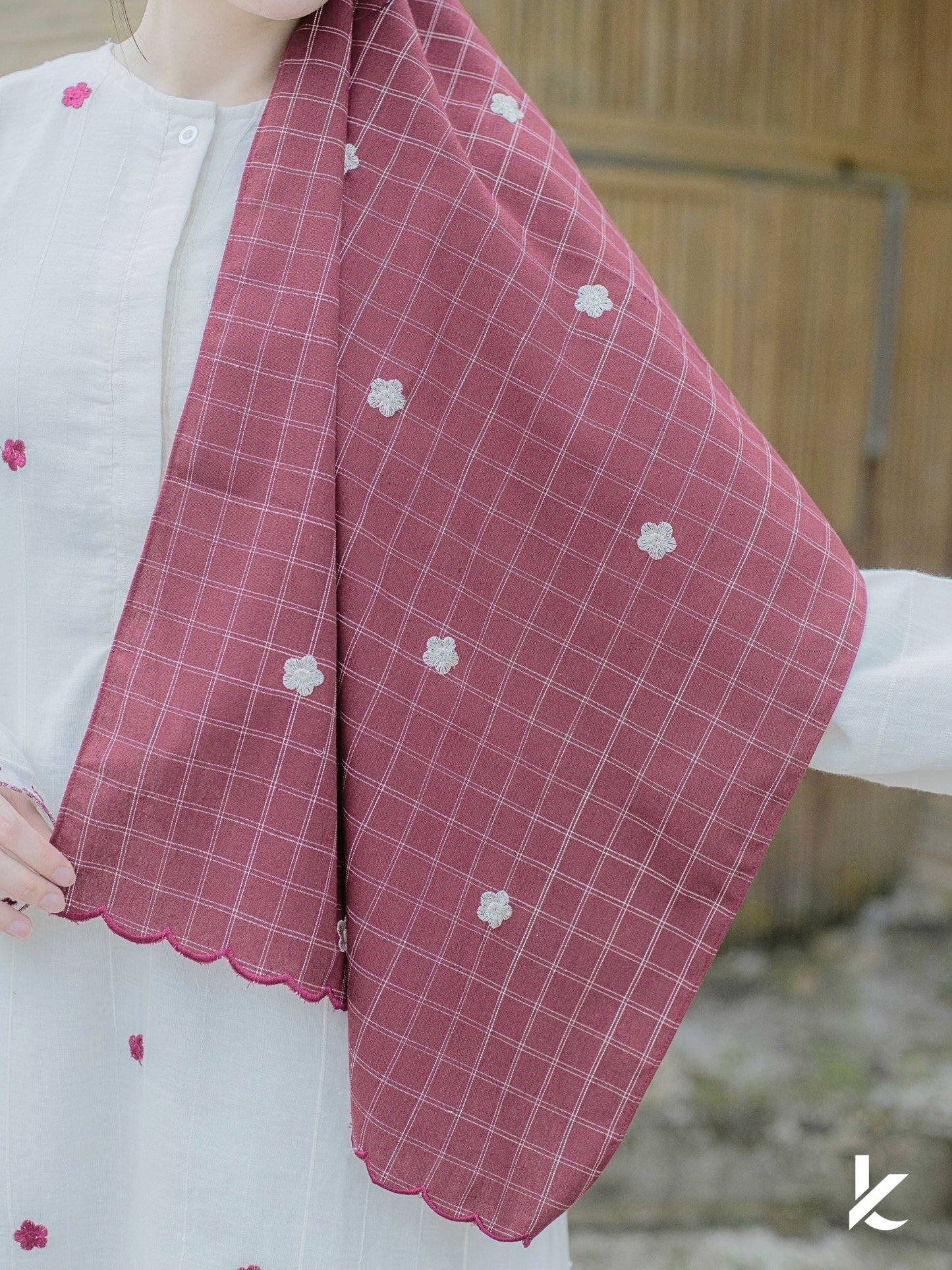 [AS IS] Laima Kurung Kesumba + FREE Selendang | Baju Kurung Sulam Klasik 2025