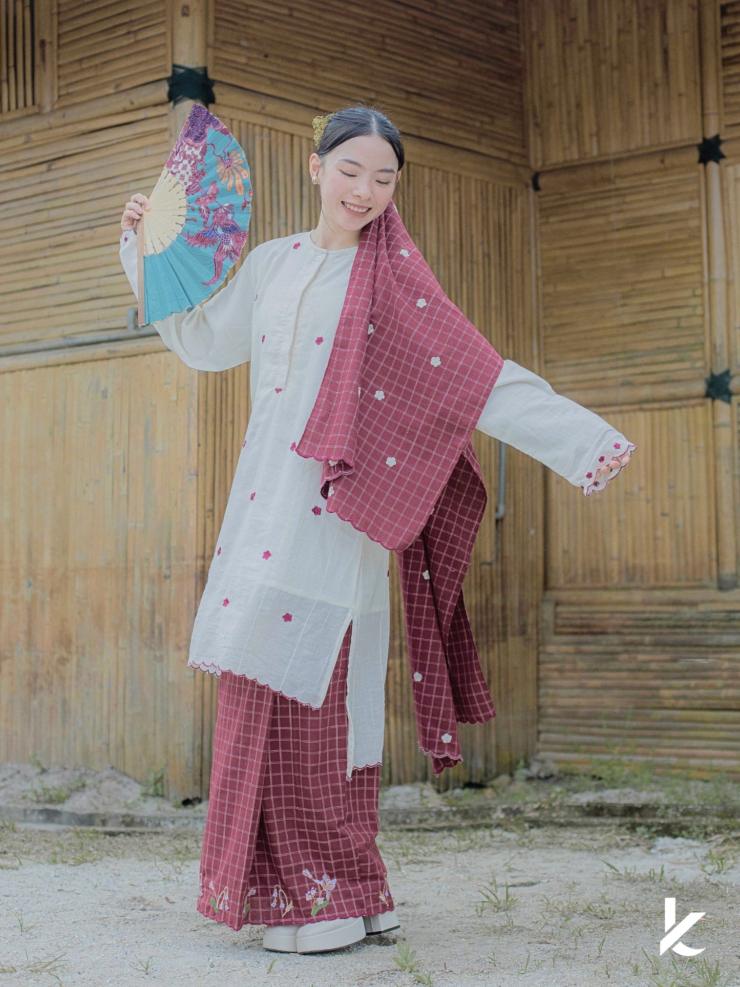 [AS IS] Laima Kurung Kesumba + FREE Selendang | Baju Kurung Sulam Klasik 2025