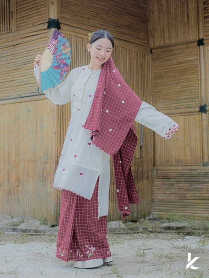 [AS IS] Laima Kurung Kesumba + FREE Selendang | Baju Kurung Sulam Klasik 2025