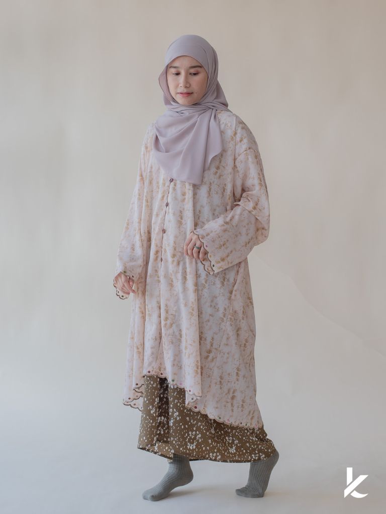 [TOP ONLY] Darcy Kurung in Autumn