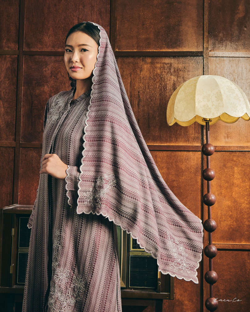 Som in Burgundy + FREE Selendang | Baju Kurung Sulam Klasik Raya 2026