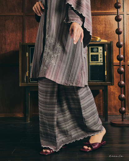 Som in Burgundy + FREE Selendang | Baju Kurung Sulam Klasik Raya 2026