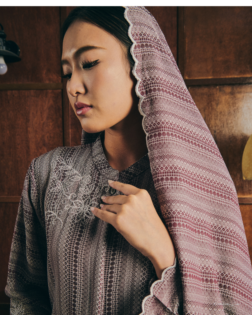 Som in Burgundy + FREE Selendang | Baju Kurung Sulam Klasik Raya 2026