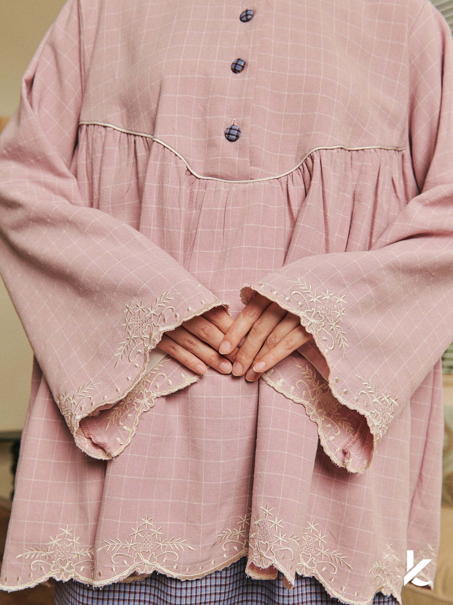 Cutesy Set in Alira