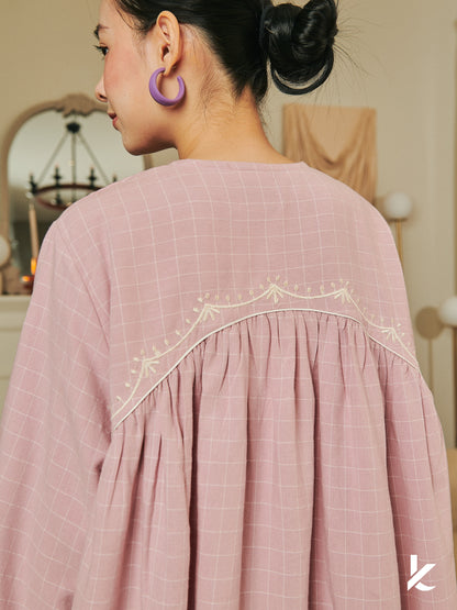 Cutesy Set in Alira