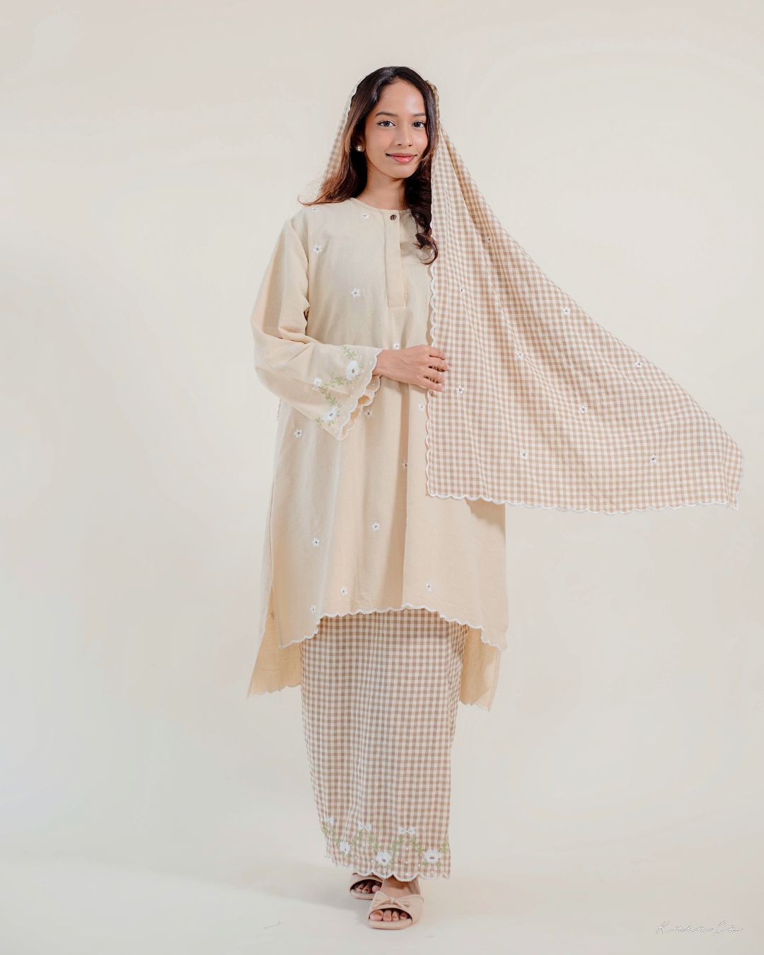 Laima Kurung in Ecru | Raya 2026 Klasik Sulam
